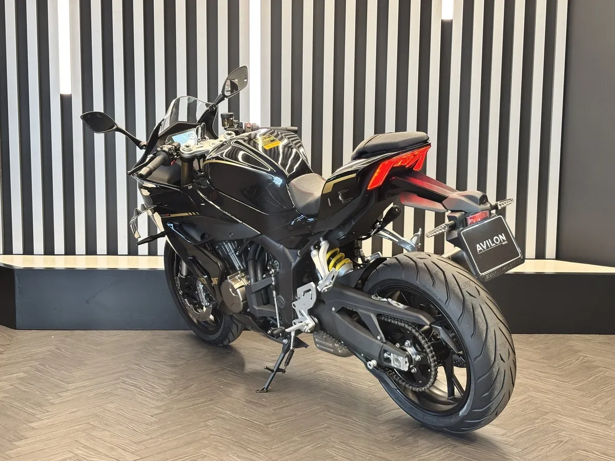 QJMOTOR SRK 800 RR 778 см³ (95 л.с.) 778 Черный в АВИЛОН. Слайд №5