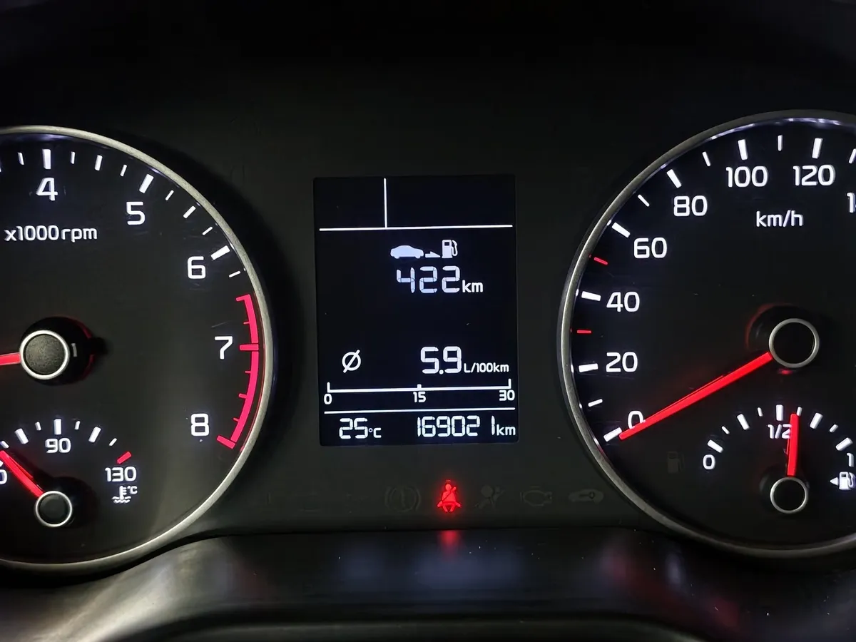Kia Rio X-Line 1.4 AT (100 л.с.) Черный в АВИЛОН. Слайд №18