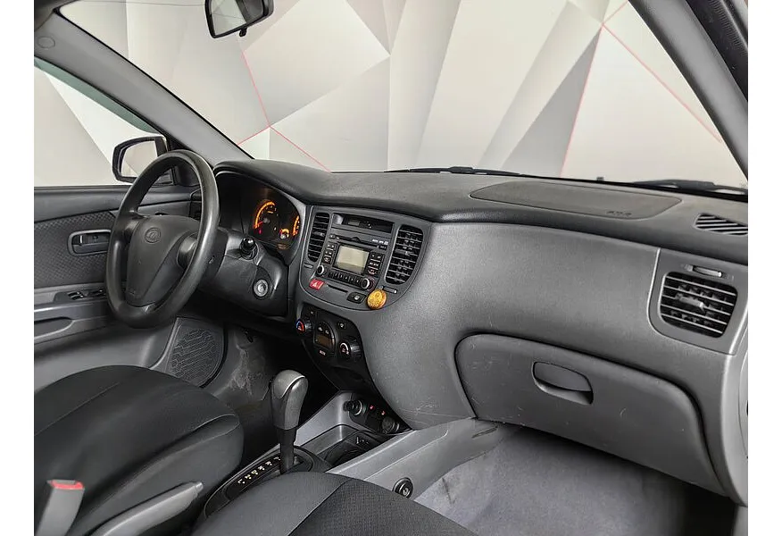 Kia Rio 1.4 AT (107 л.с.) Бежевый в АВИЛОН. Слайд №12