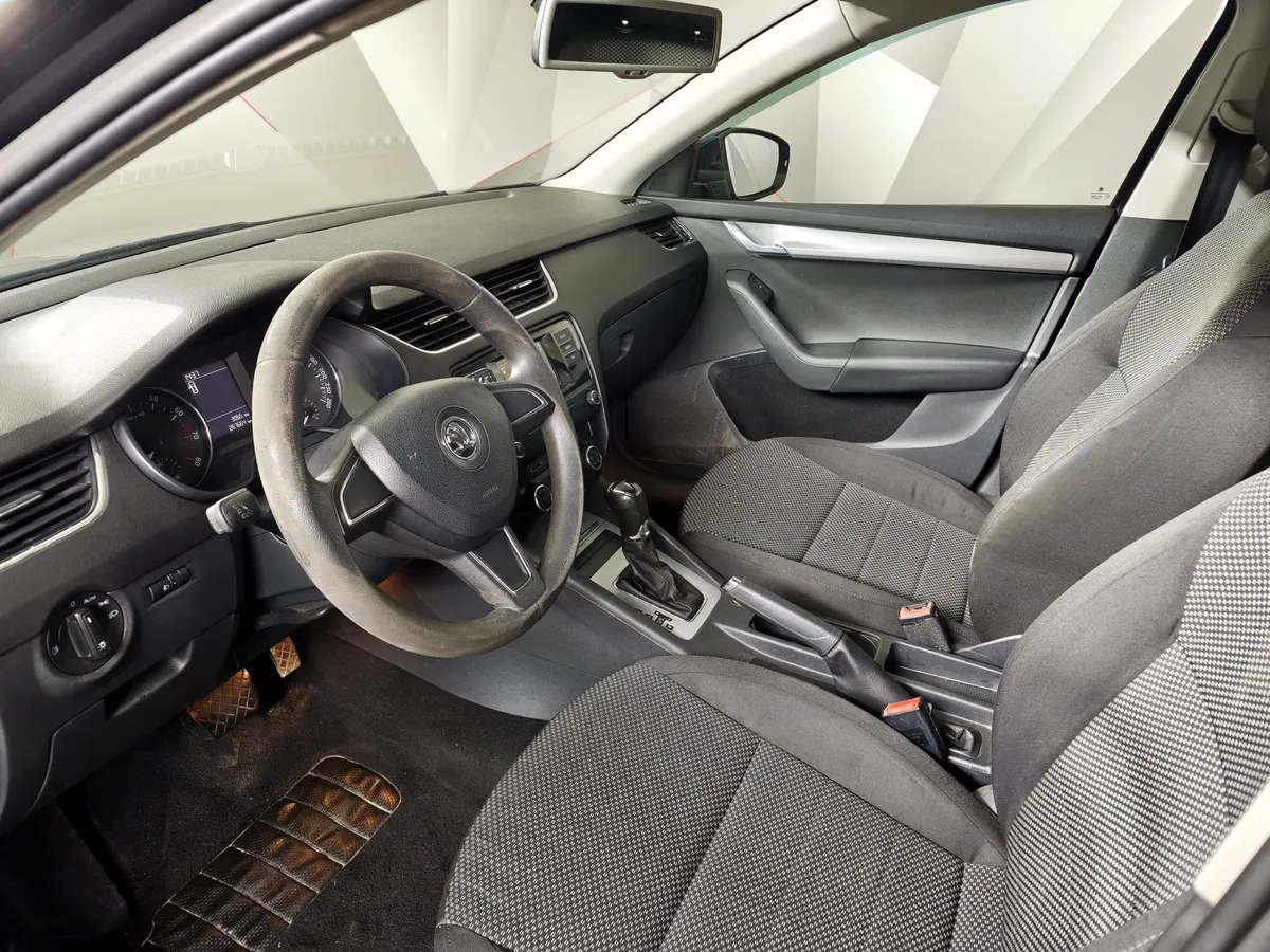 Skoda Octavia 1.6 MPI AT (110 л.с.) Черный в АВИЛОН. Слайд №19
