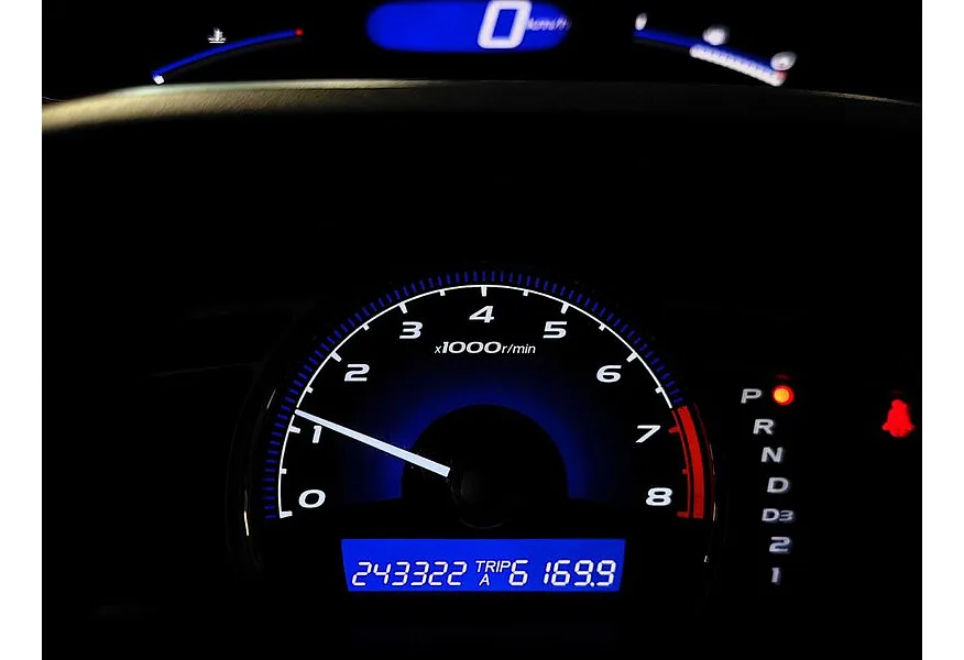 Honda Civic 1.8 I-SHIFT (140 л.с.) Красный в АВИЛОН. Слайд №16 Honda Civic 1.8 I-SHIFT (140 л.с.) Красный в АВИЛОН. Слайд №16