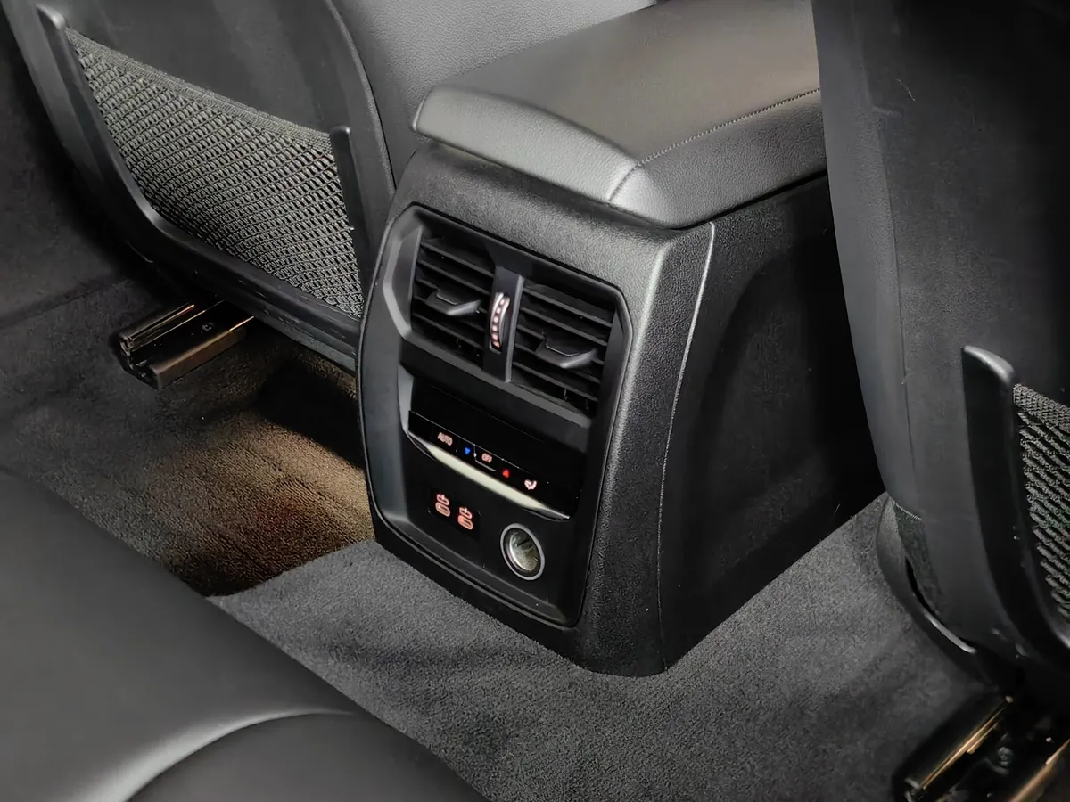 BMW 3 серия 330i Steptronic (258 л.с.) Оранжевый в АВИЛОН. Слайд №17