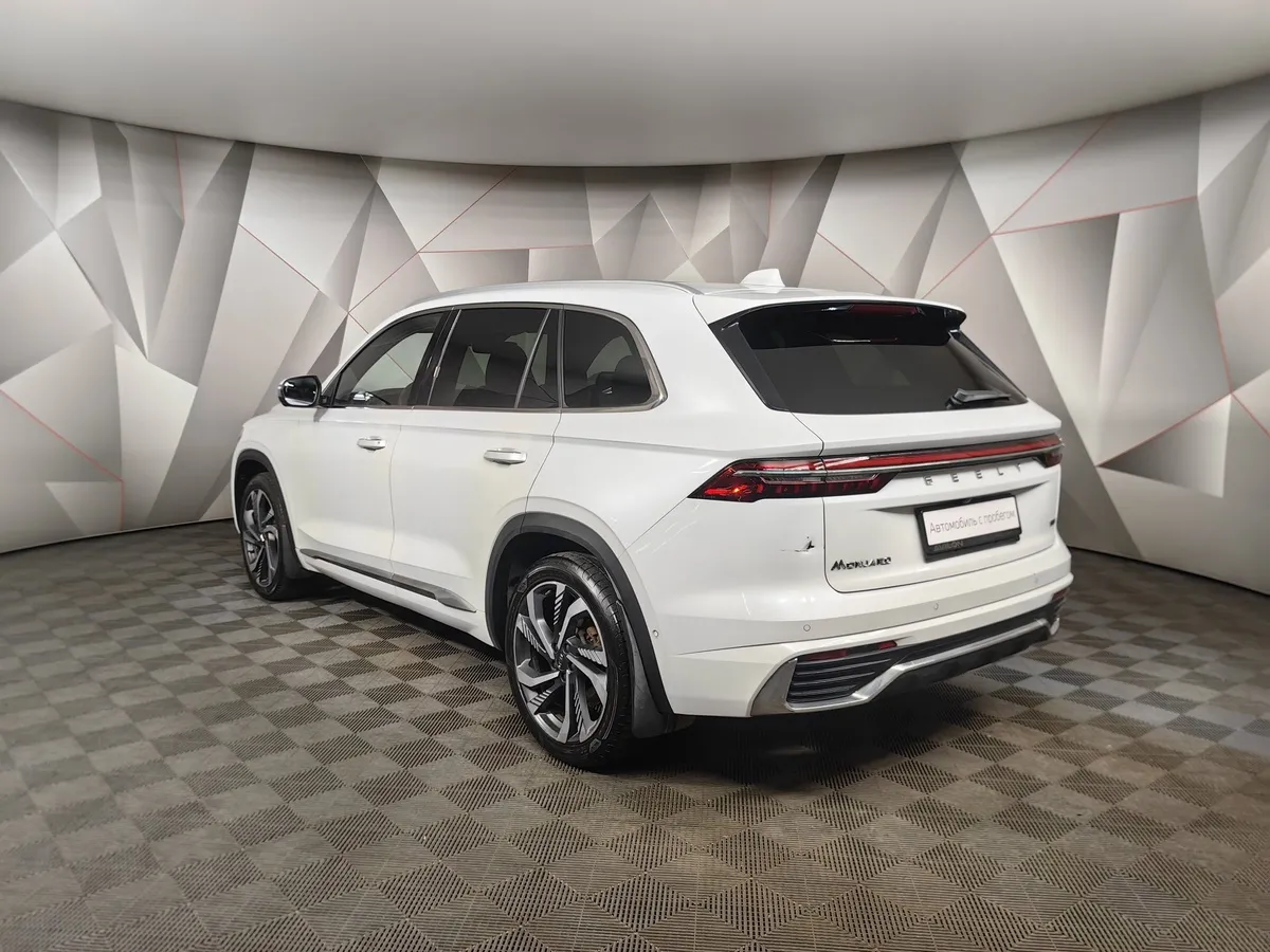 Geely Monjaro 2.0T 8AT 4WD (238 л.с.) Flagship Белый в АВИЛОН. Слайд №4