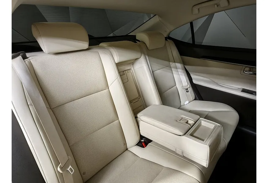 Lexus ES 200 AT (150 л.с.) Черный в АВИЛОН. Слайд №17