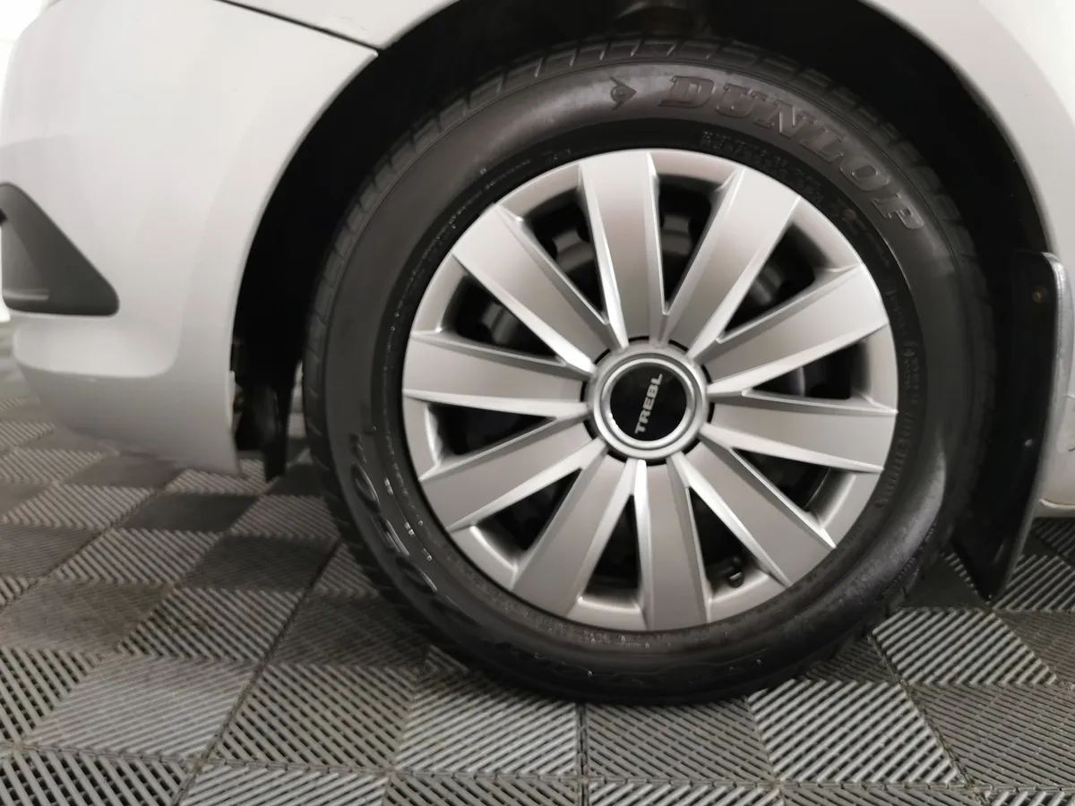 Ford Focus 1.6 MT (101 л.с.) Серебристый в АВИЛОН. Слайд №9