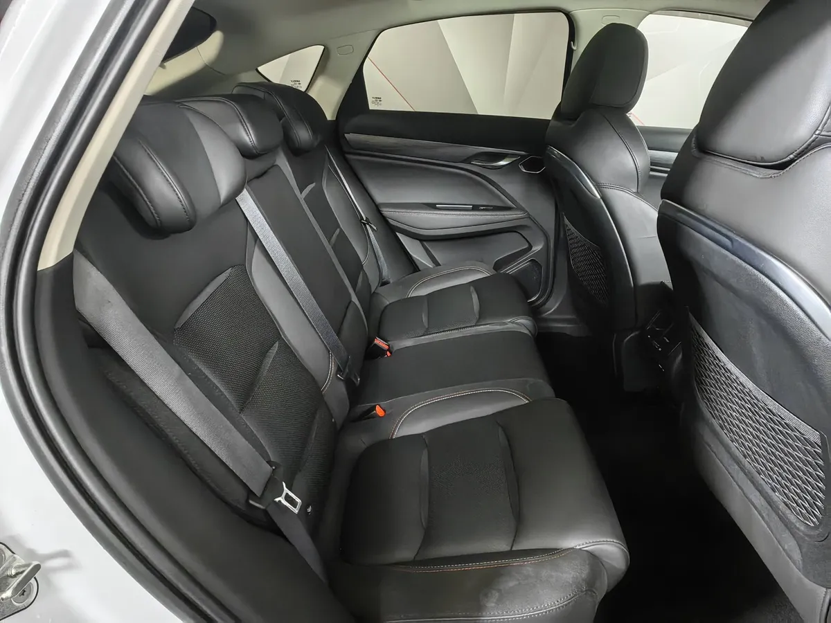 Geely Tugella 2.0 AT AWD (238 л.с.) Flagship Белый в АВИЛОН. Слайд №15