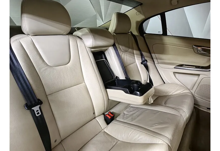 Volvo S60 1.6 T4 Turbo Powershift (180 л.с.) Черный в АВИЛОН. Слайд №17