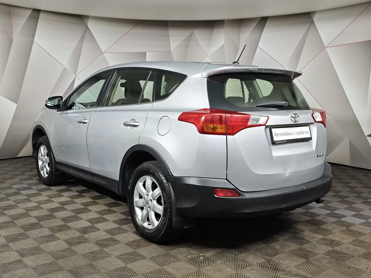 Toyota RAV4 2.0 CVT FWD (146 л.с.) Серебристый в АВИЛОН. Слайд №4