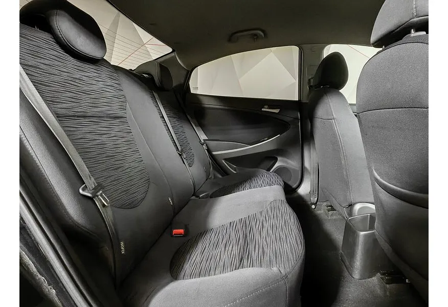 Hyundai Solaris 1.6 AT (123 л.с.) Comfort + Advanced + Winter Черный в АВИЛОН. Слайд №14