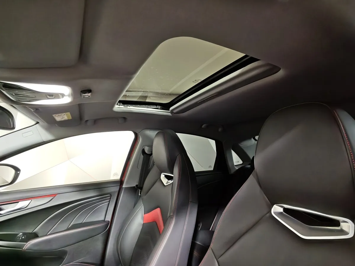 Kaiyi E5 1.5 CVT 2WD (147 л.с.) Luxury Красный в АВИЛОН. Слайд №22
