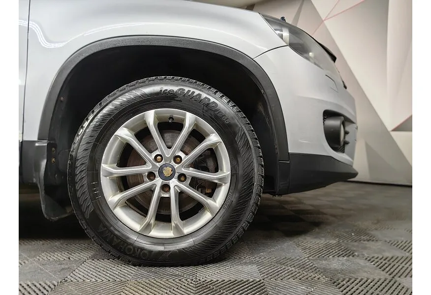 Volkswagen Tiguan 1.4 TSI BlueMotion MT (122 л.с.) Allstar Серебристый в АВИЛОН. Слайд №9