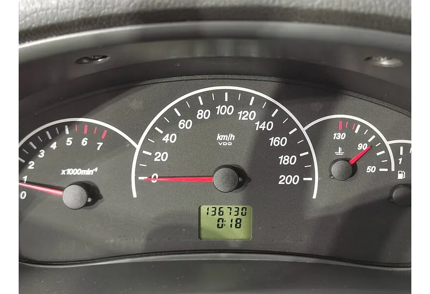 ВАЗ (Lada) Priora 1.6 MT 16 кл (Евро-4) (98 л.с.) Серебристый в АВИЛОН. Слайд №18