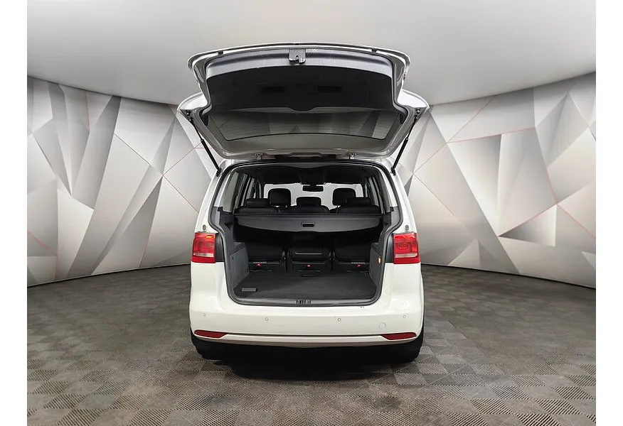 Volkswagen Touran 1.4 TSI DSG (140 л.с.) Highline Белый в АВИЛОН. Слайд №12