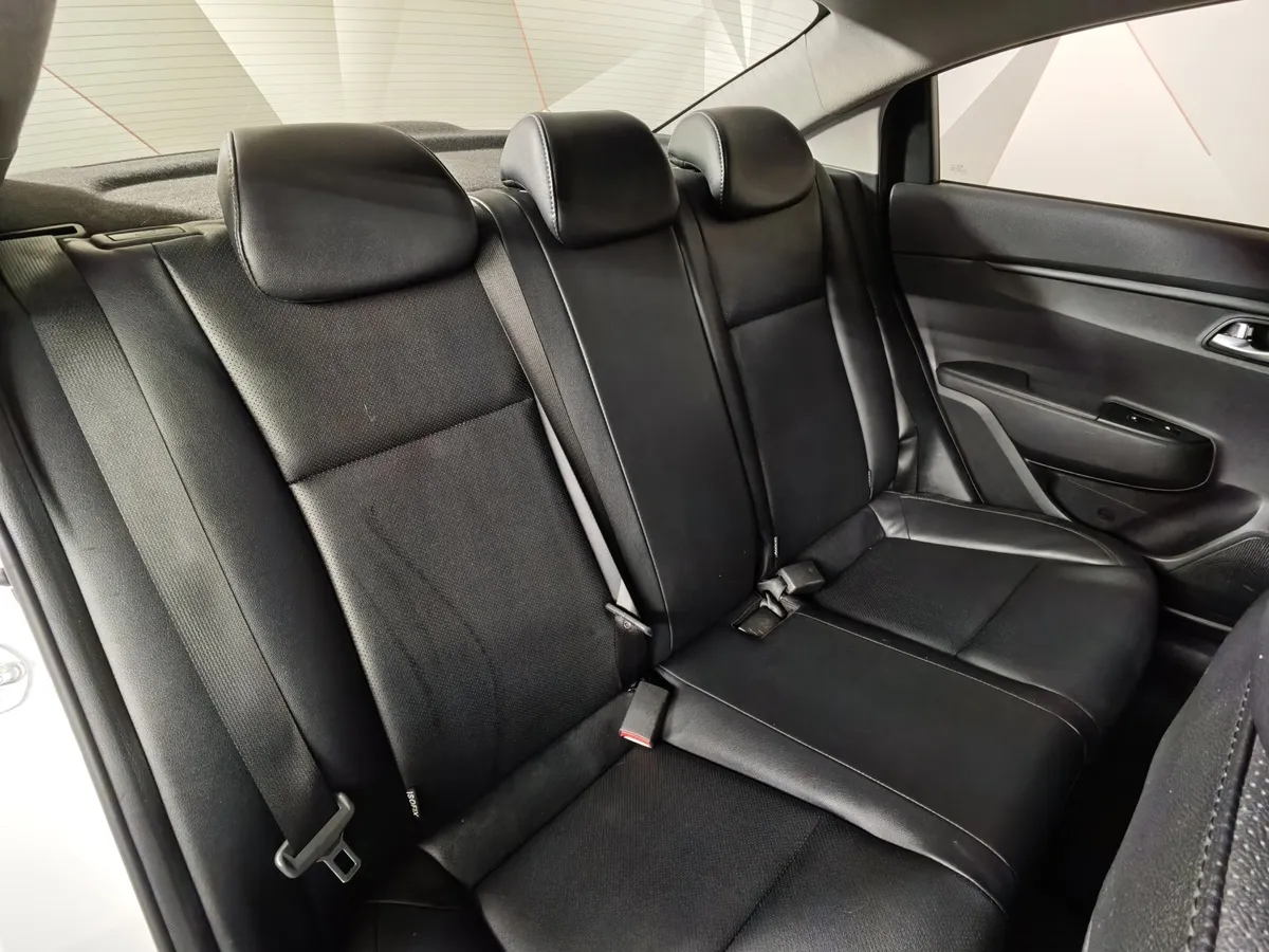 Kia Rio 1.6 AT (123 л.с.) Белый в АВИЛОН. Слайд №17