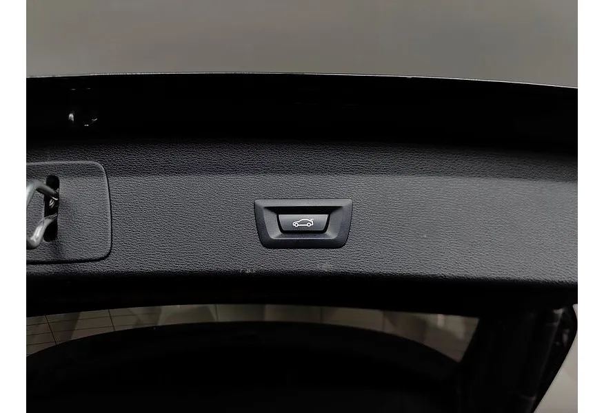 АВИЛОН - BMW X1 20i xDrive Steptronic AT (192 л.с.) M Sport Черный - slide 10