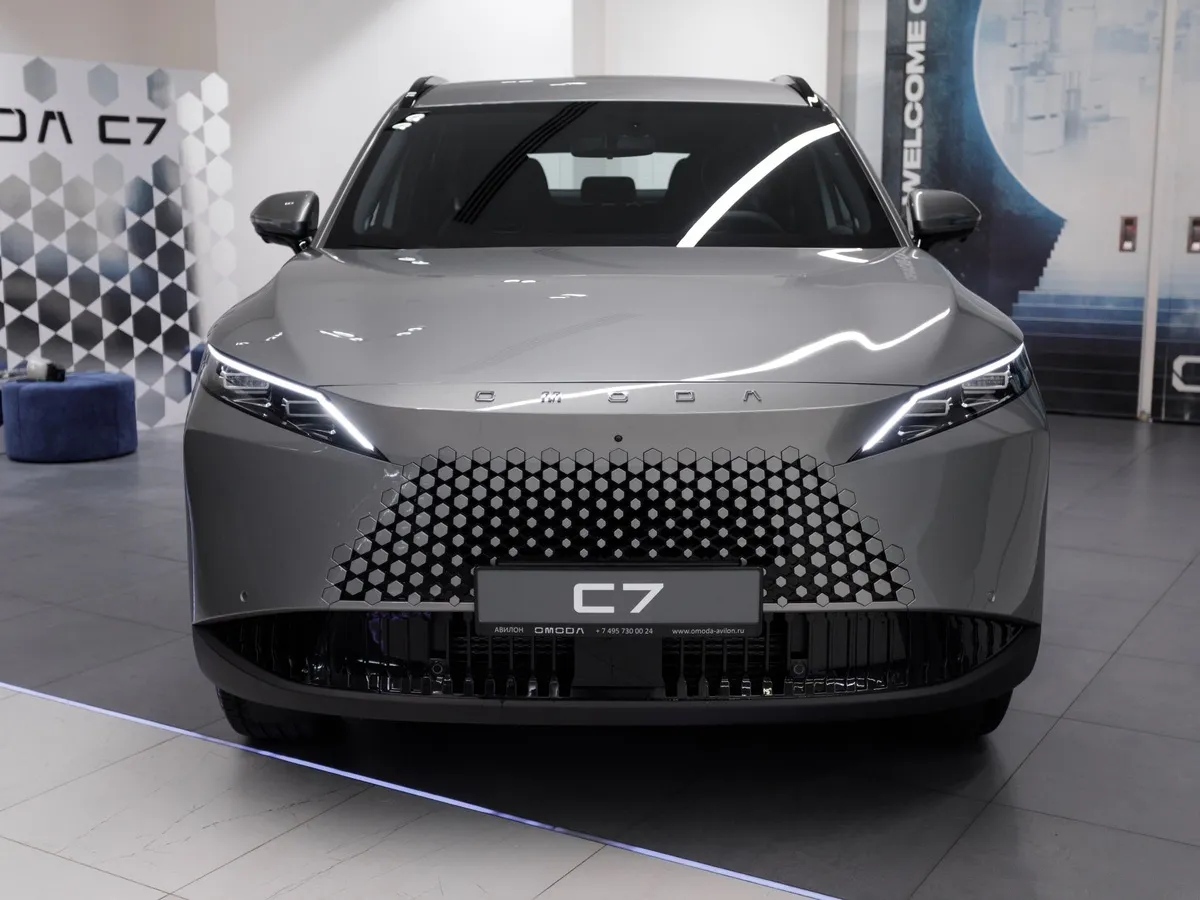 OMODA C7 1.6 DCT 4WD (150 л.с.) Драйв Серебристый в АВИЛОН. Слайд №3