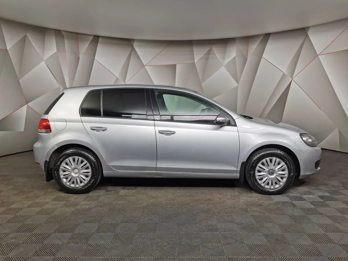 Volkswagen Golf 1.6 DSG (102 л.с.) Trendline Серебристый в АВИЛОН. Слайд №6