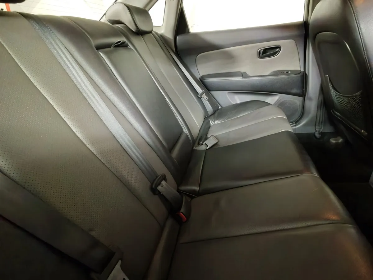 Hyundai Elantra 1.6 AT (122 л.с.) Серебристый в АВИЛОН. Слайд №15