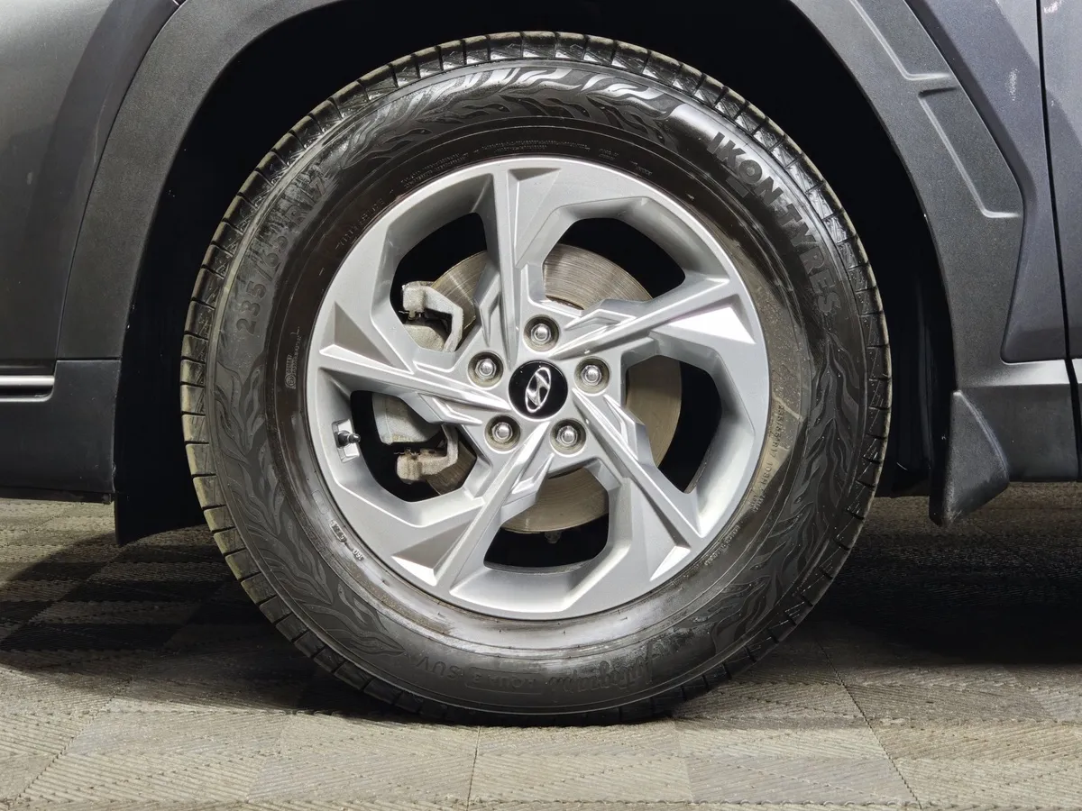 Hyundai Tucson 2.0 (185 л.с.) Diesel-8AT - 4WD Family Серый в АВИЛОН. Слайд №9