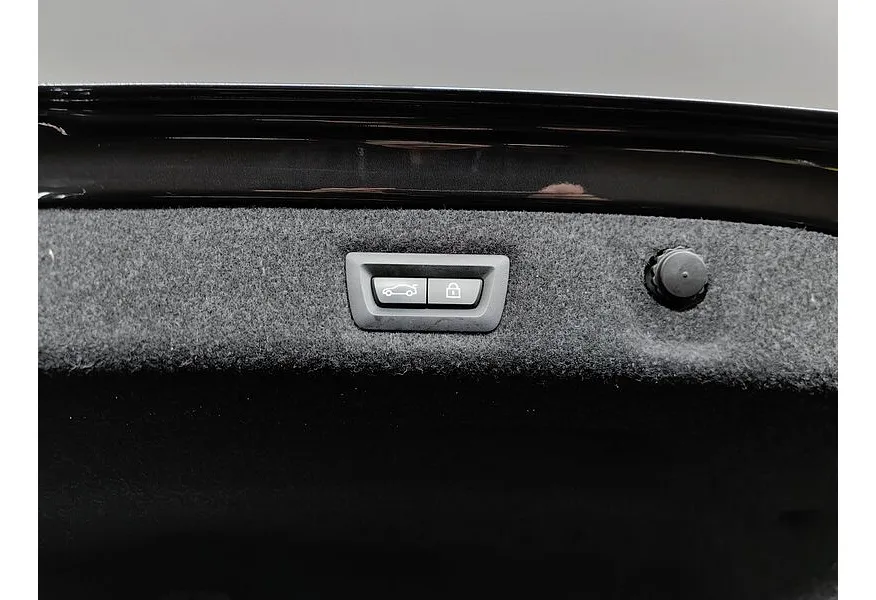 BMW 5 серия 530d xDrive Steptronic (249 л.с.) M Sport Pro Серый в АВИЛОН. Слайд №16