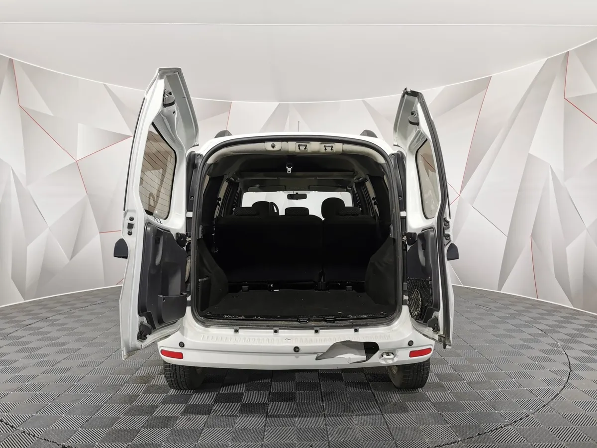 ВАЗ (Lada) Largus 1.6 MT 16 кл (5 мест) (102 л.с.) Белый в АВИЛОН. Слайд №11