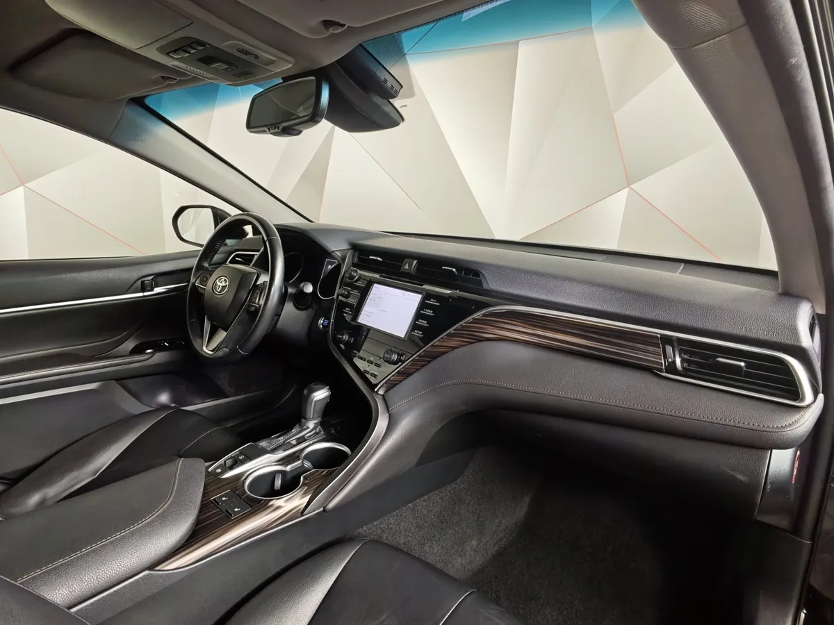 Toyota Camry 2.5 AT (181 л.с.) Черный в АВИЛОН. Слайд №12