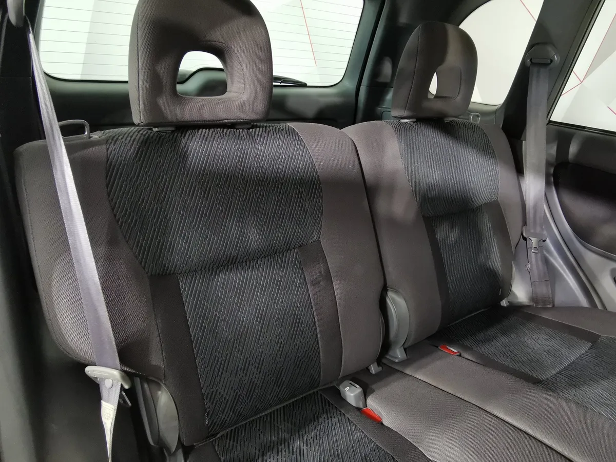 Toyota RAV4 2.0 AT AWD (150 л.с.) Серебристый в АВИЛОН. Слайд №16