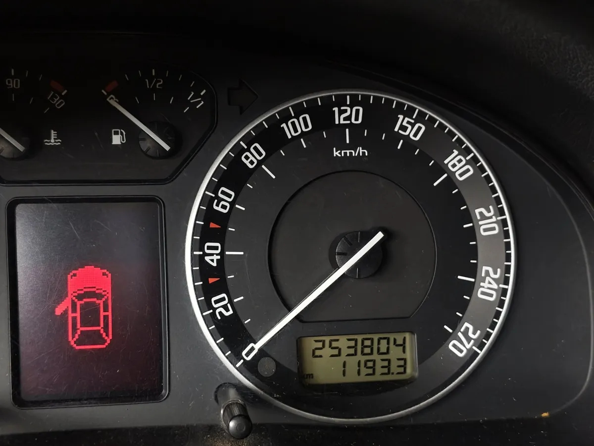 Skoda Superb 1.8T Tiptronic (150 л.с.) Серый в АВИЛОН. Слайд №16