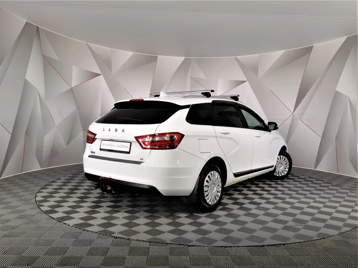 ВАЗ (Lada) Vesta 1.8 MT (122 л.с.) Luxe Multimedia Белый в АВИЛОН. Слайд №2