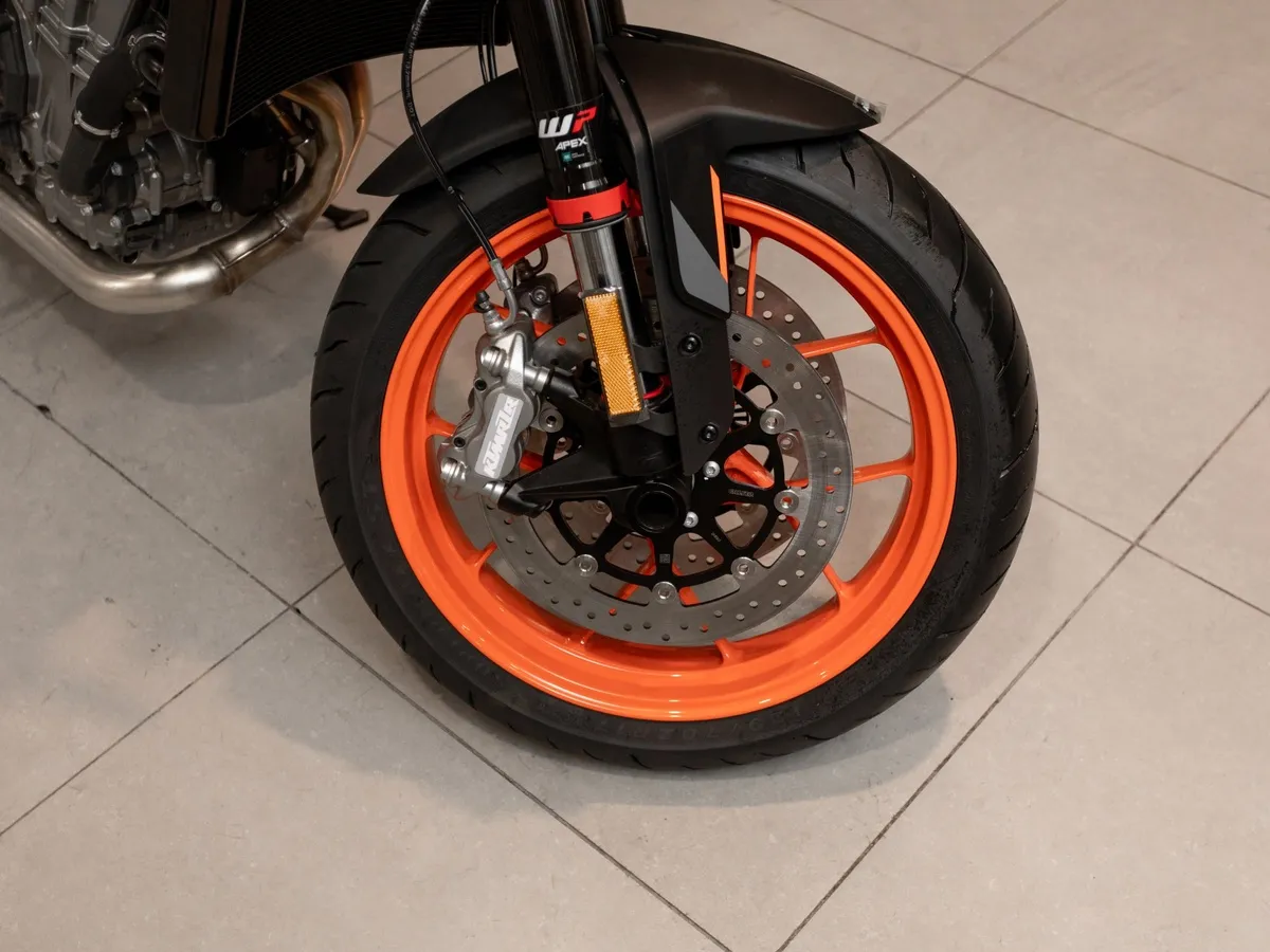 KTM 790 Duke 799 см³ (95 л.с.) 799 Черный в АВИЛОН. Слайд №9 KTM 790 Duke 799 см³ (95 л.с.) 799 Черный в АВИЛОН. Слайд №9