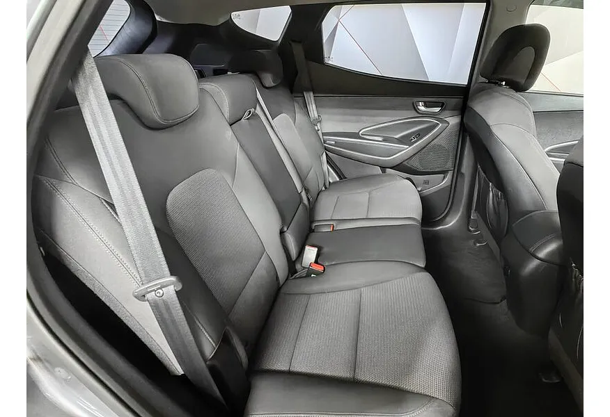 Hyundai Santa Fe 2.2 CRDi AT 4WD (197 л.с.) Dynamic Серый в АВИЛОН. Слайд №16