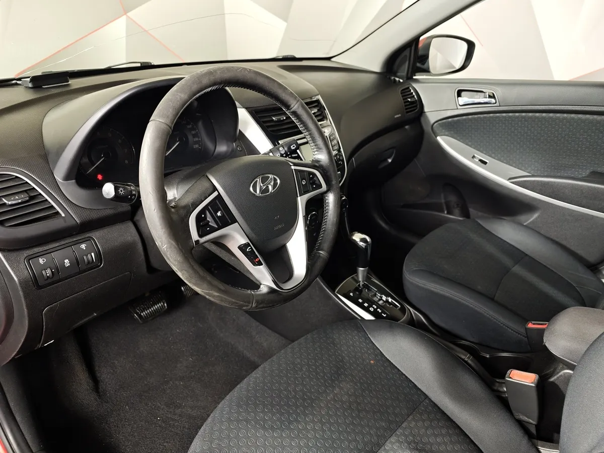 Hyundai Solaris 1.6 AT (123 л.с.) Comfort Красный в АВИЛОН. Слайд №17