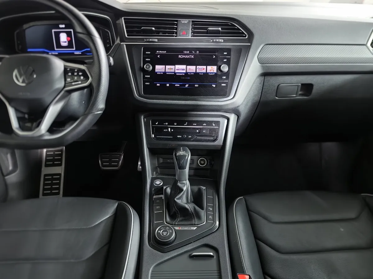 Volkswagen Tiguan 2.0 TSI 4Motion DSG (220 л.с.) Sportline Черный в АВИЛОН. Слайд №15