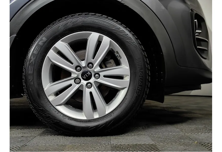 Kia Sportage 2.0 AT 4WD (150 л.с.) Luxe Серый в АВИЛОН. Слайд №9