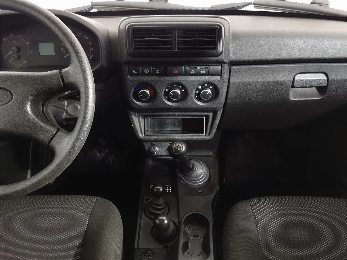 ВАЗ (Lada) 4x4 1.7 MT 8 кл. (83 л.с.) Зеленый в АВИЛОН. Слайд №13