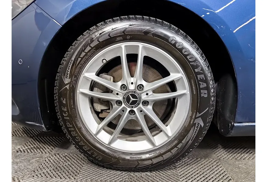 Mercedes-Benz B-Класс B 180 7G-DCT (136 л.с.) Style Синий в АВИЛОН. Слайд №9