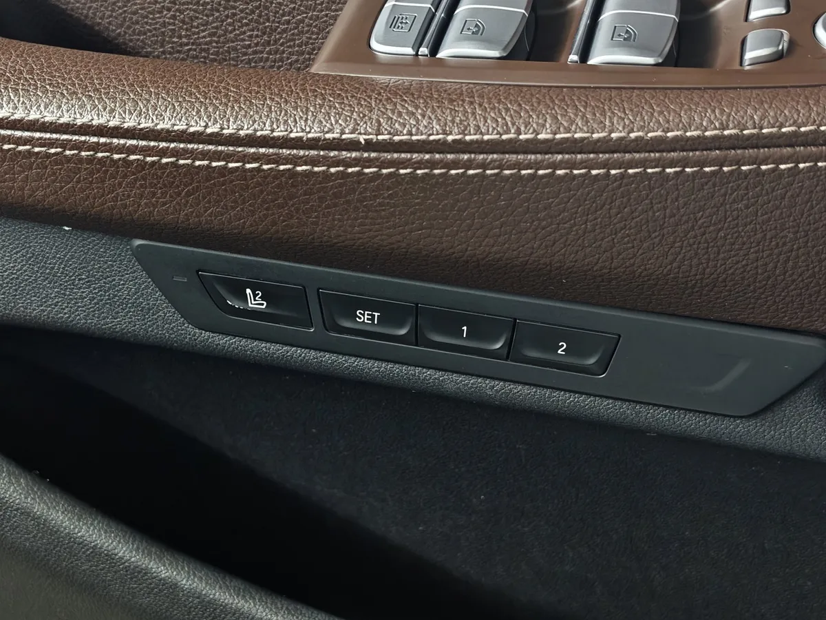 BMW 7 серия 730Ld xDrive AT (249 л.с.) Exclusive Черный в АВИЛОН. Слайд №20