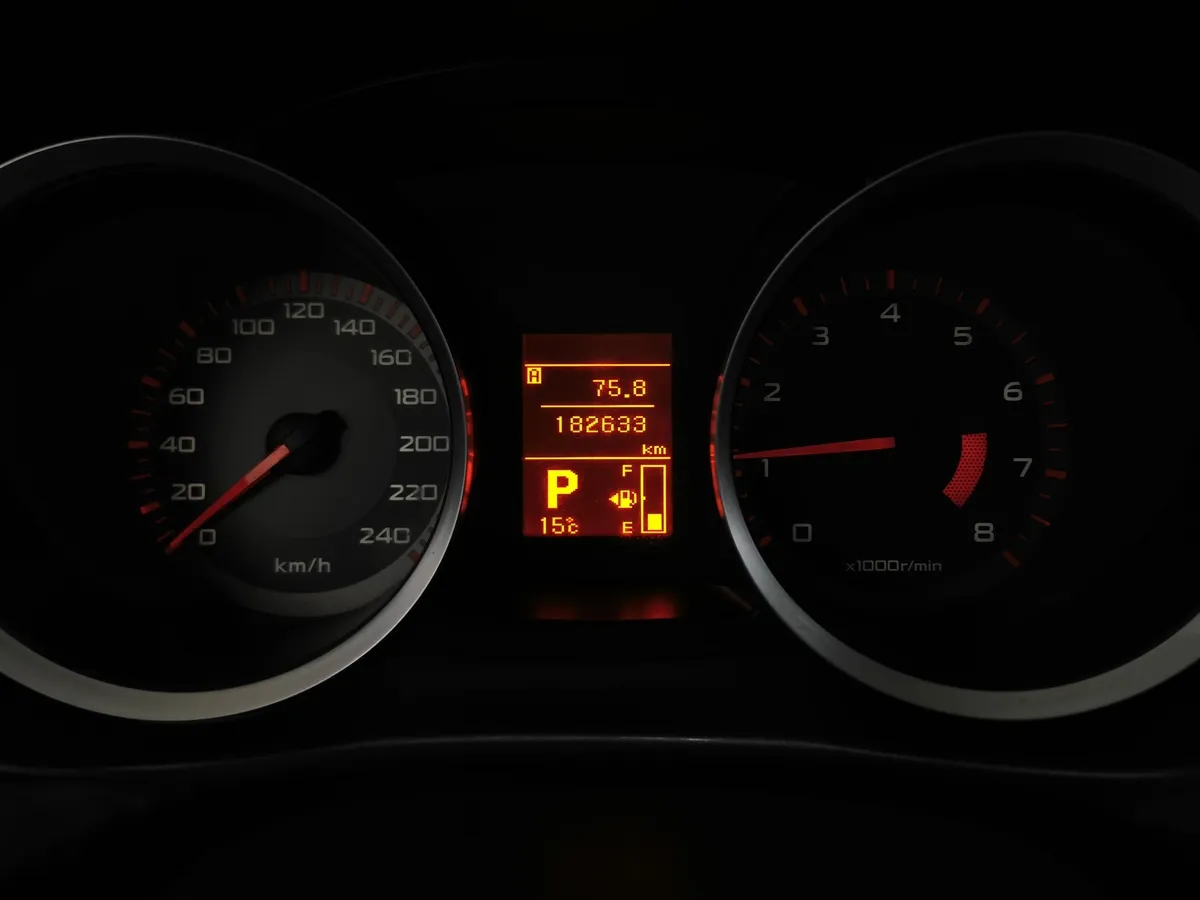 Mitsubishi Lancer 1.8 CVT (143 л.с.) Бежевый в АВИЛОН. Слайд №17