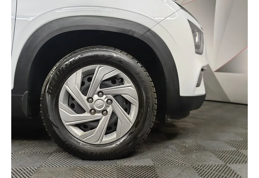 Hyundai Creta 1.6 AT 4WD (121 л.с.) Family Белый в АВИЛОН. Слайд №9