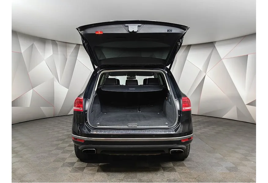 Volkswagen Touareg 3.6 FSI Tiptronic 4Motion (249 л.с.) V6 FSI Черный в АВИЛОН. Слайд №11
