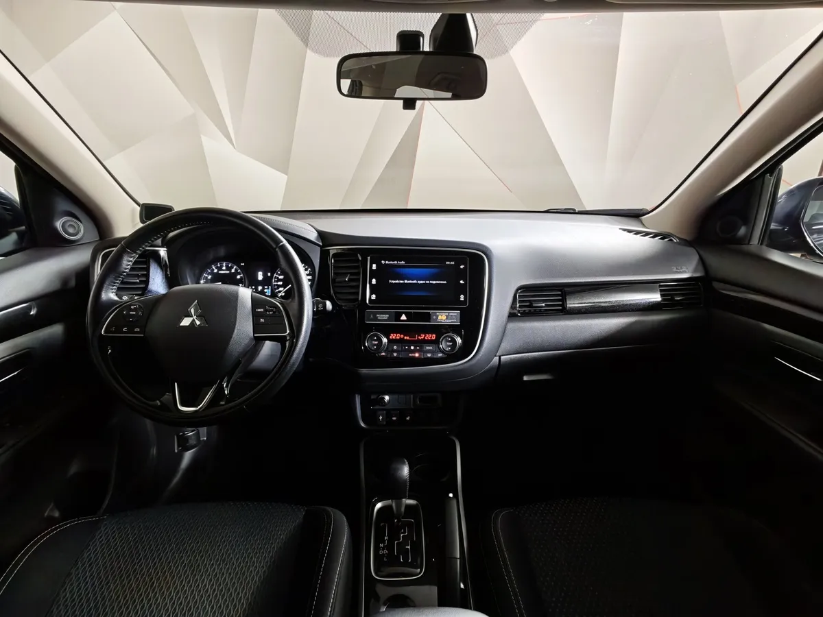 Mitsubishi Outlander 2.0 CVT (146 л.с.) Invite Черный в АВИЛОН. Слайд №14