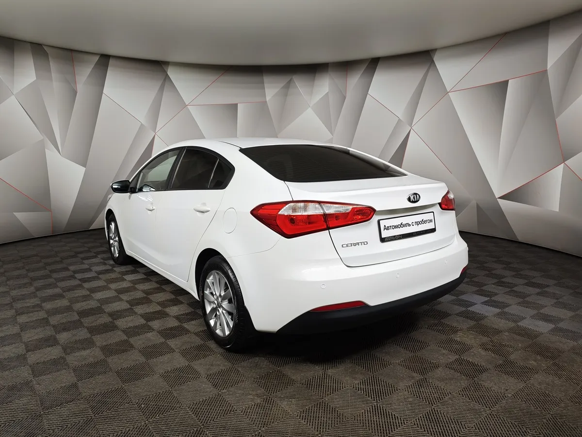 Kia Cerato 1.6 MT (130 л.с.) Comfort (D460) Белый в АВИЛОН. Слайд №4