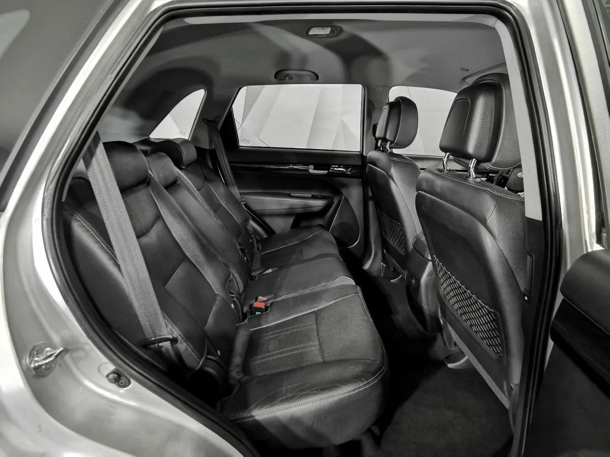 Kia Sorento 2.4 AT 4WD (175 л.с.) Comfort Серебристый в АВИЛОН. Слайд №17