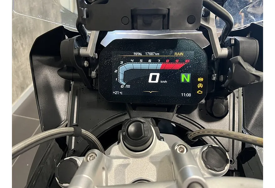 LIVE. Слайд №5