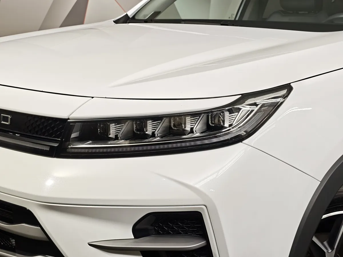 EXEED LX 1.6T DCT 4WD (150 л.с) Premium Plus Белый в АВИЛОН. Слайд №10