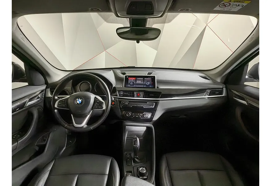BMW X1 18i sDrive AT (136 л.с.) Серебристый в АВИЛОН. Слайд №11