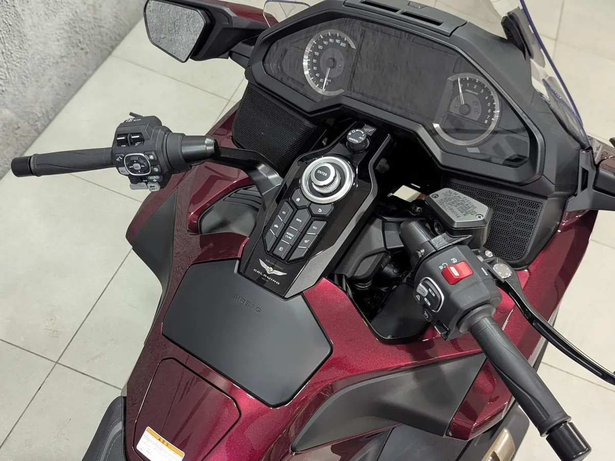 Honda GL1800 1833 см³ (126 л.с.) 1833 Красный в АВИЛОН. Слайд №4