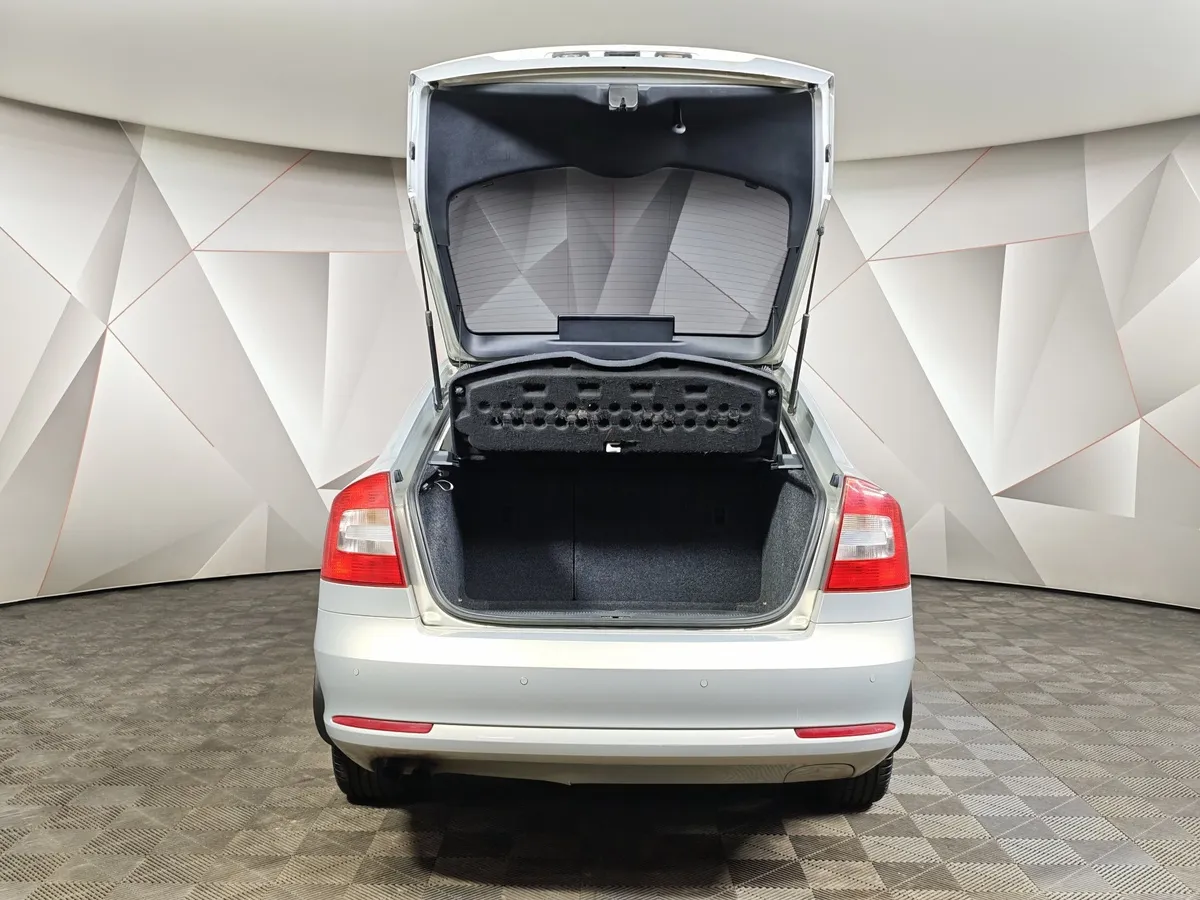 Skoda Octavia 1.8 TSI AT (152 л.с.) Active (CKD) Серебристый в АВИЛОН. Слайд №12