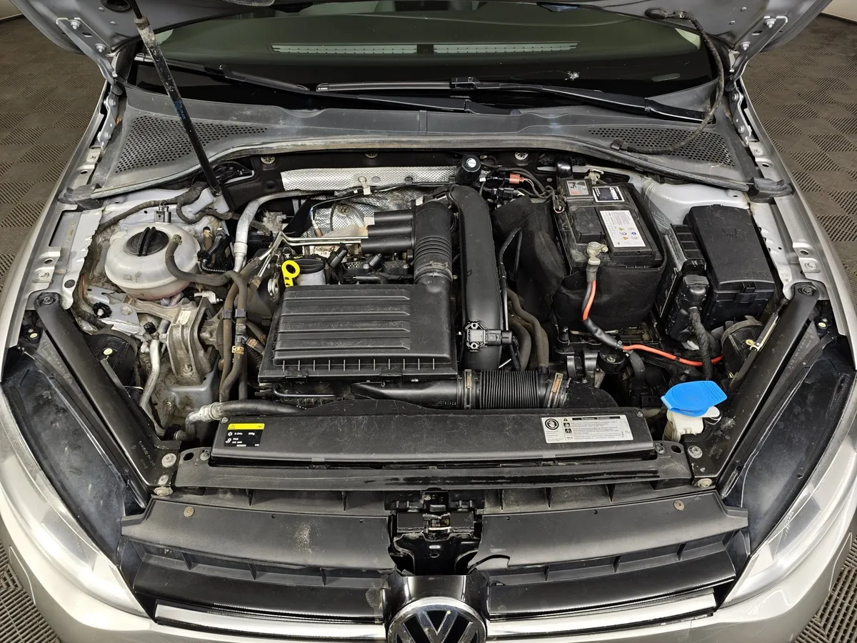 Volkswagen Golf 1.4 TSI BlueMotion DSG (122 л.с.) Comfortline Серебристый в АВИЛОН. Слайд №11