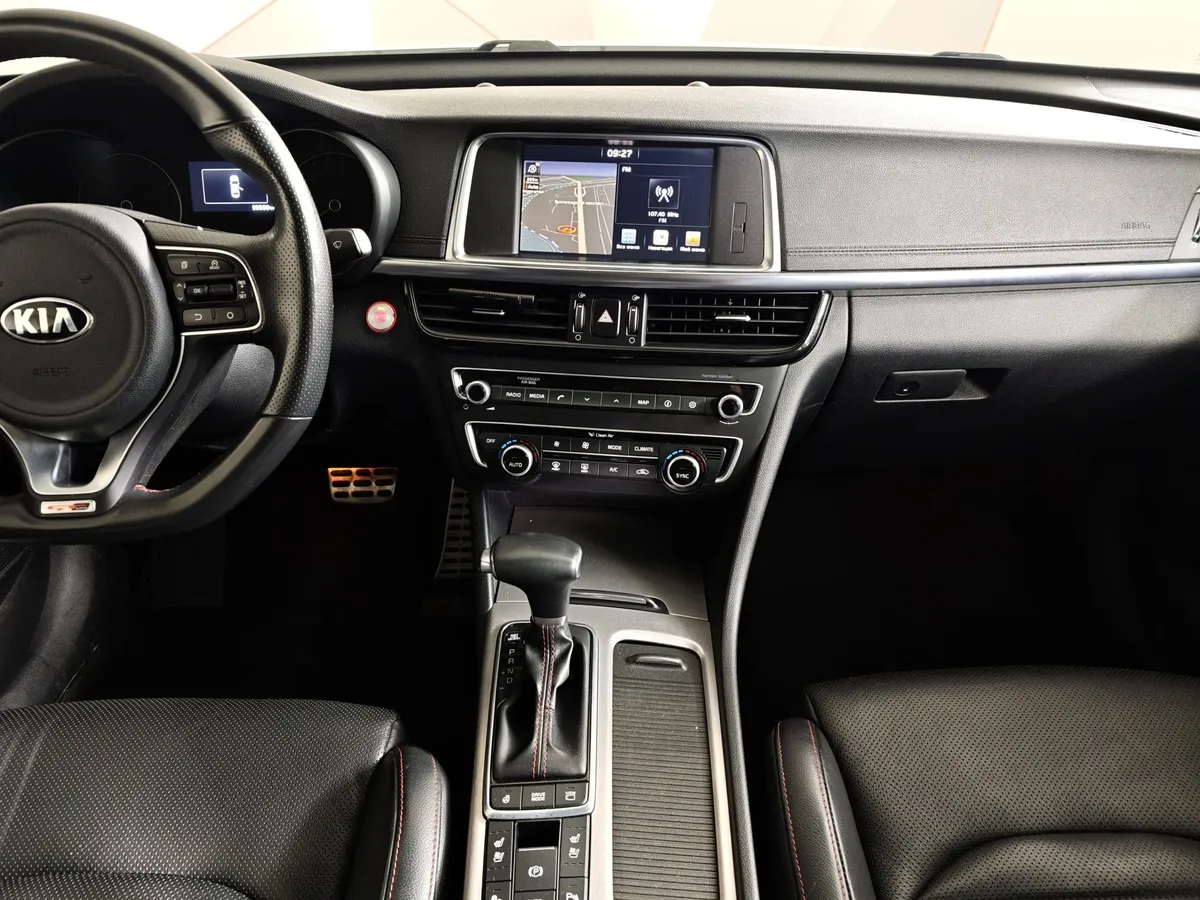 Kia Optima 2.0 T AT (245 л.с.) GT Белый в АВИЛОН. Слайд №15